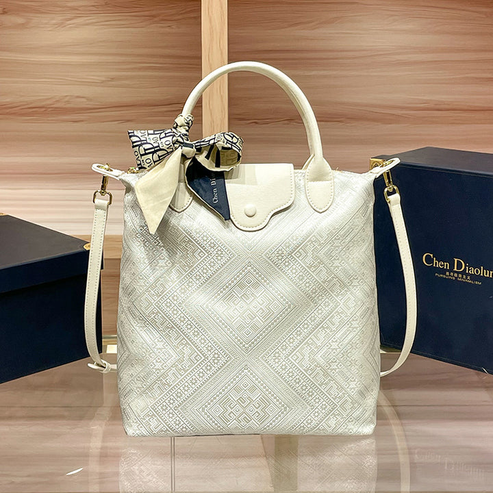 Elegant Patterned Handheld Tote Bag