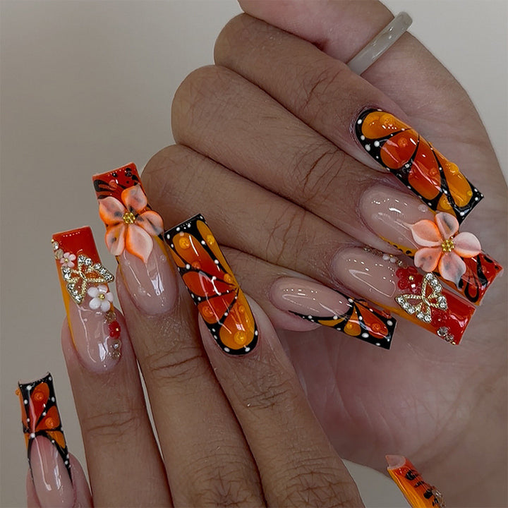 Artificial nail set with elegant floral and glamorous decorations Kalsten