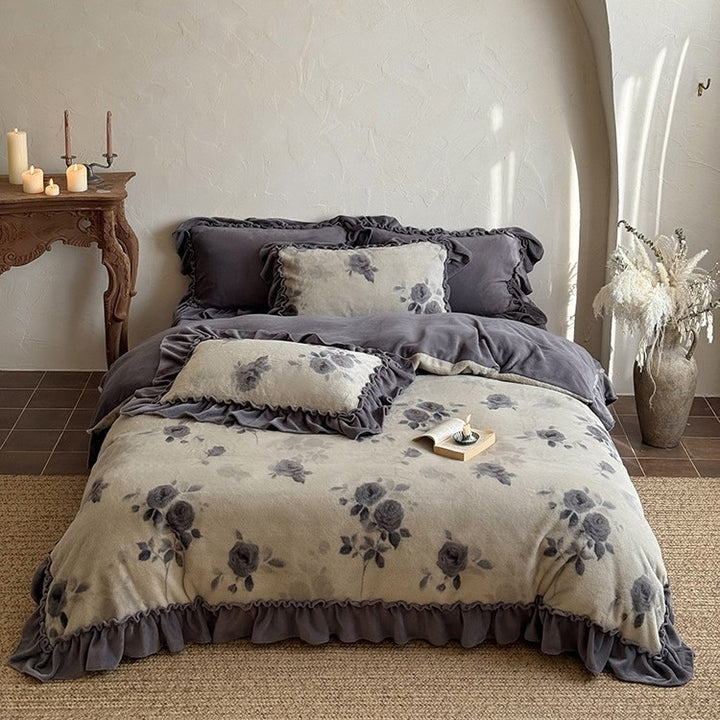 Microfleece bedding set with floral velour relief and decorative trim