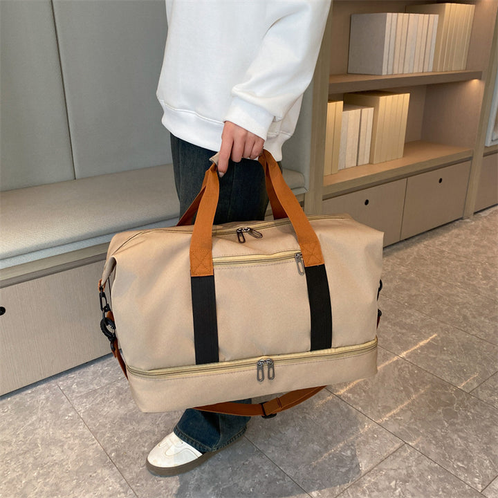 Sporty travel bag with adjustable shoulder strap and organizer compartments Kalsten