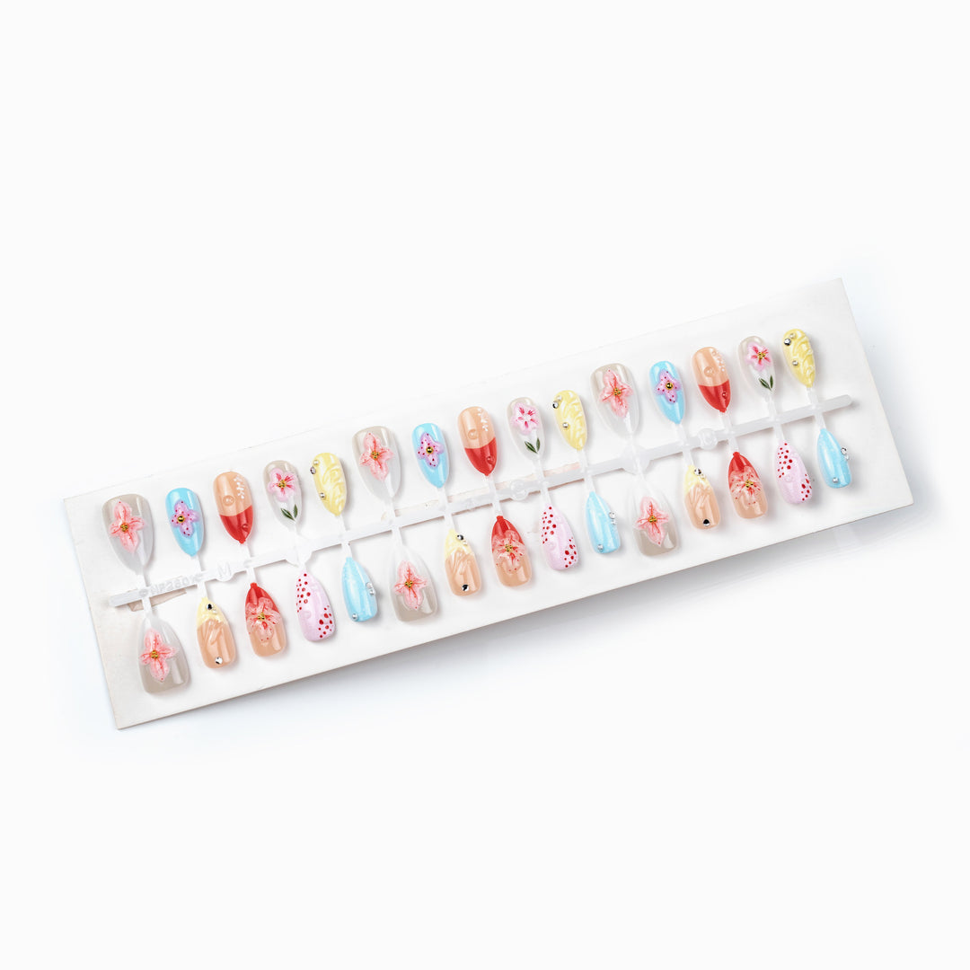 Artistic Floral Detailed Press-On Nail Art Kalsten