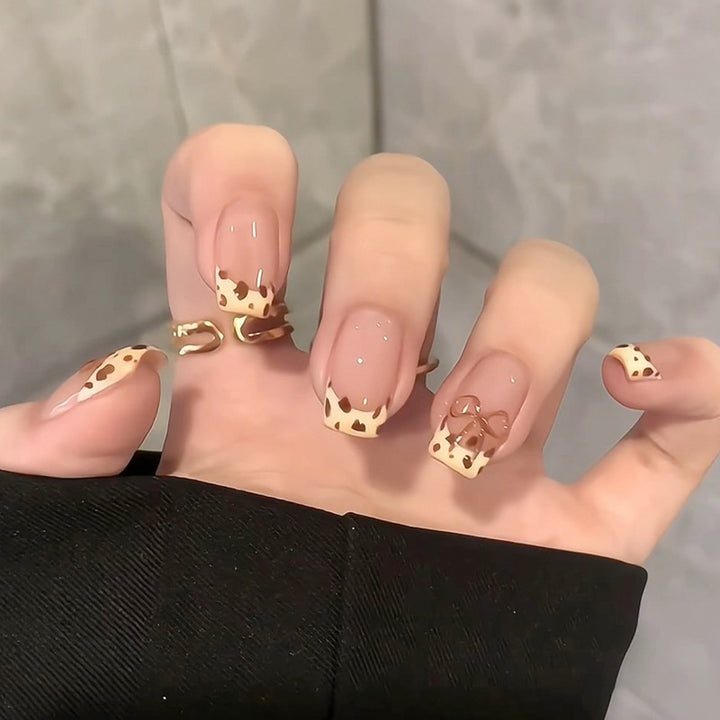 Stylish Press-On Nail Set with Elegant Floral Accents Kalsten