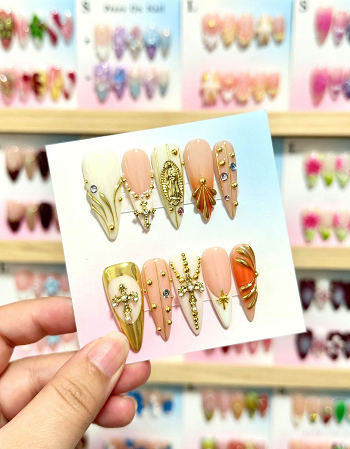Artistic Press-On Nail Art Set with Decorative Elements