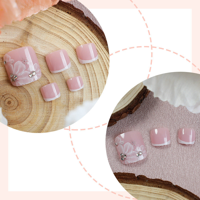 Nail art set with delicate floral design and glitter accents Kalsten