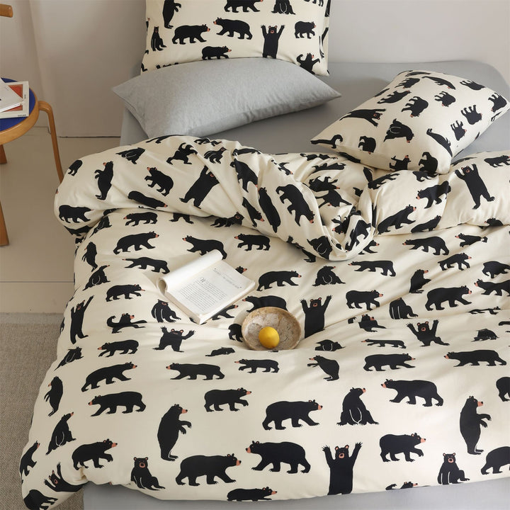 Reversible duvet cover and pillowcase set made of cotton satin with teddy bear and moon print