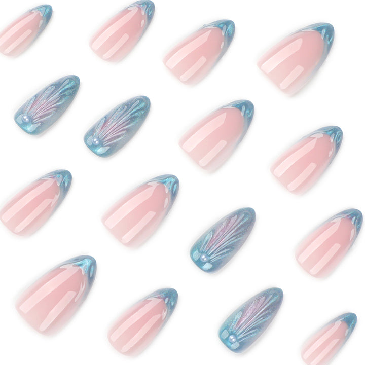 Artful Nail Art with Holographic Accents Kalsten