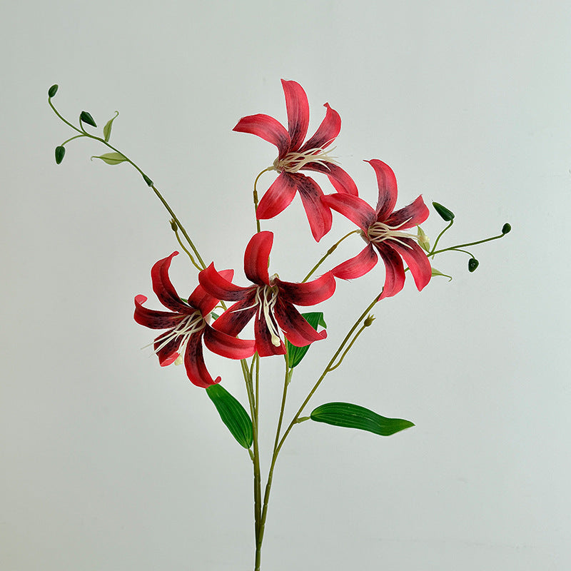Artificial lily bouquet with detail-loving flowers