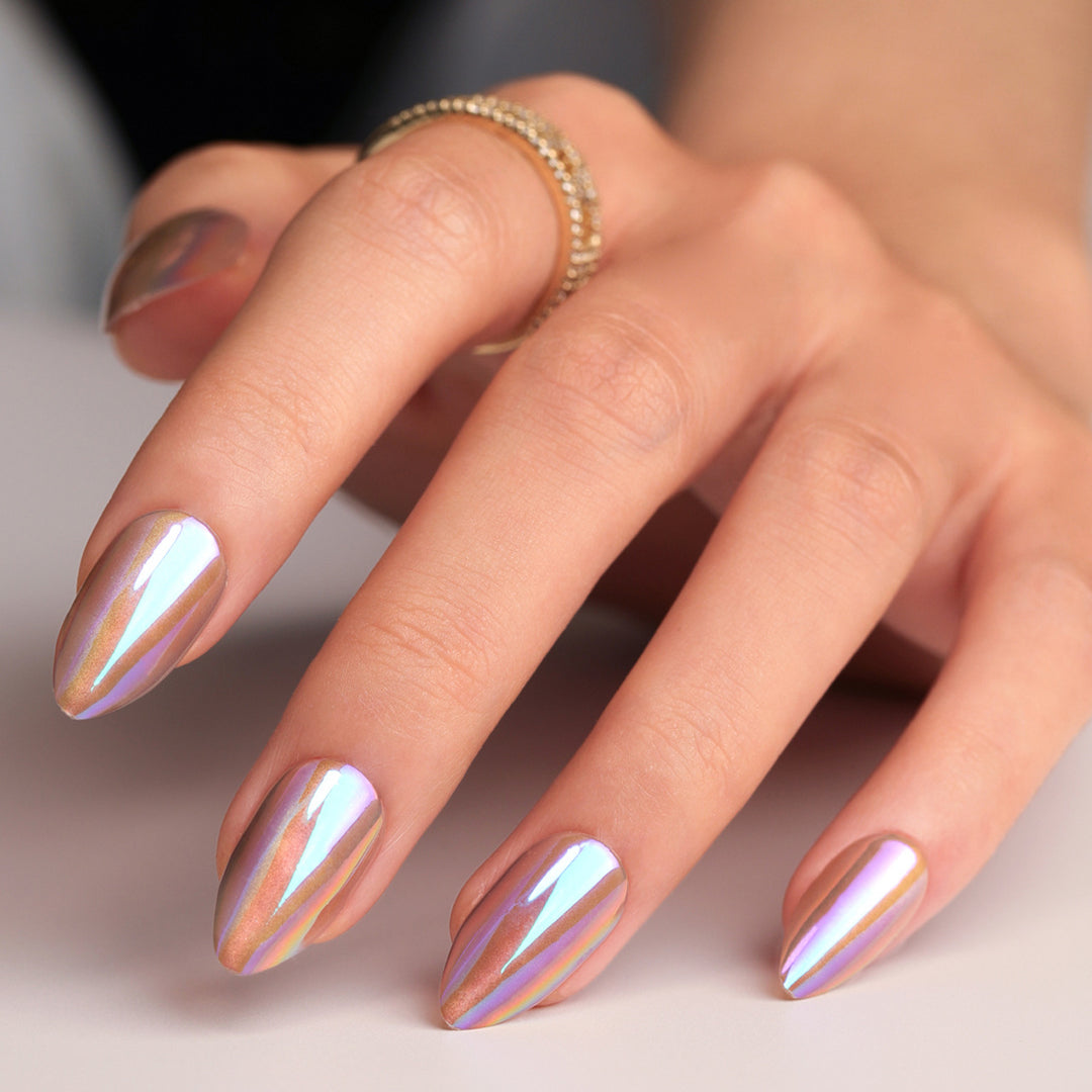 Artful Nail Art with Holographic Effect Kalsten