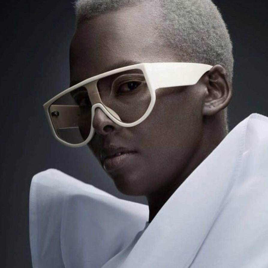 Women’s fashion sunglasses with extraterrestrial design Kalsten
