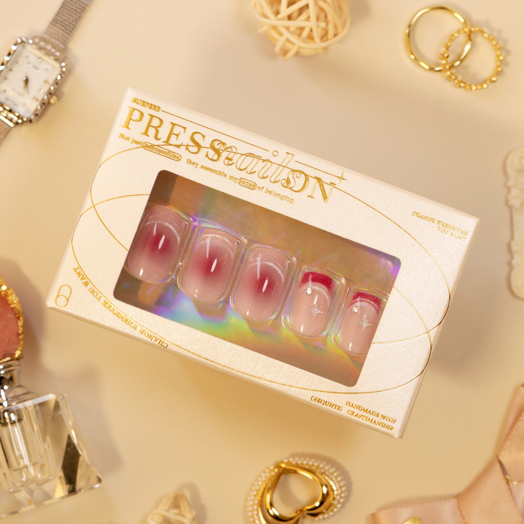 Glamorous nail art with high-gloss effect Kalsten