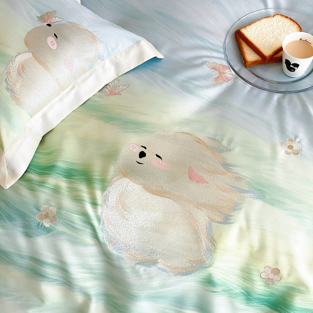 Children's bedding set made of cotton satin with embroidered lamb and butterfly motif