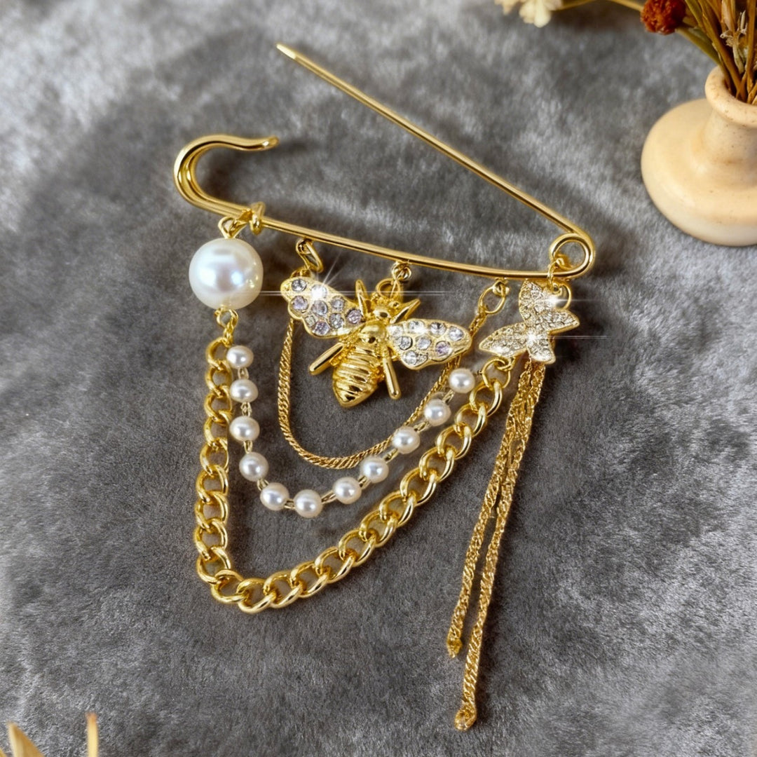 Elegant safety pin with pearls and crystals Kalsten