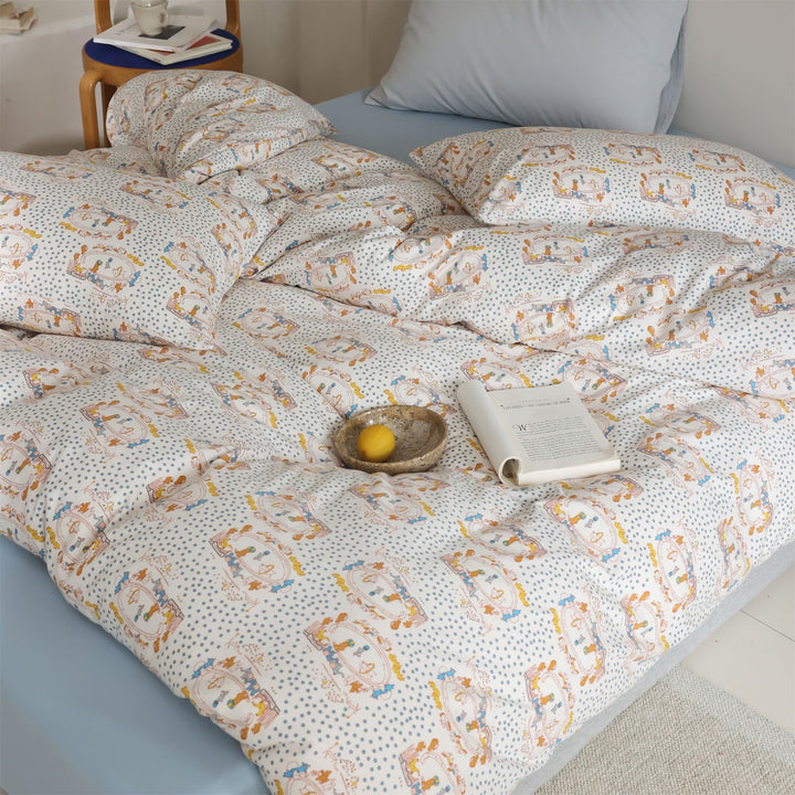 Reversible duvet cover and pillowcase set made of cotton satin with teddy bear and moon print