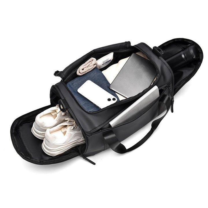 Everyday travel bag with spacious main compartment and innovative organization Kalsten
