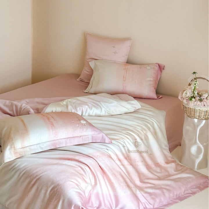 Reversible satin bedding set with delicate planet and star embroidery