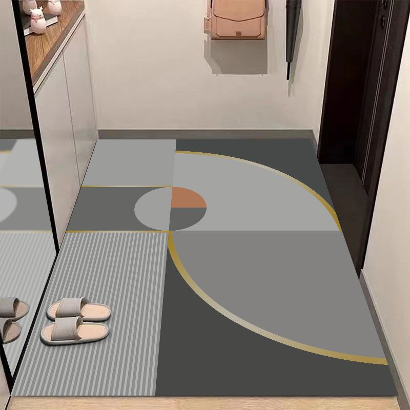 Modern Entryway Mat Kalsten