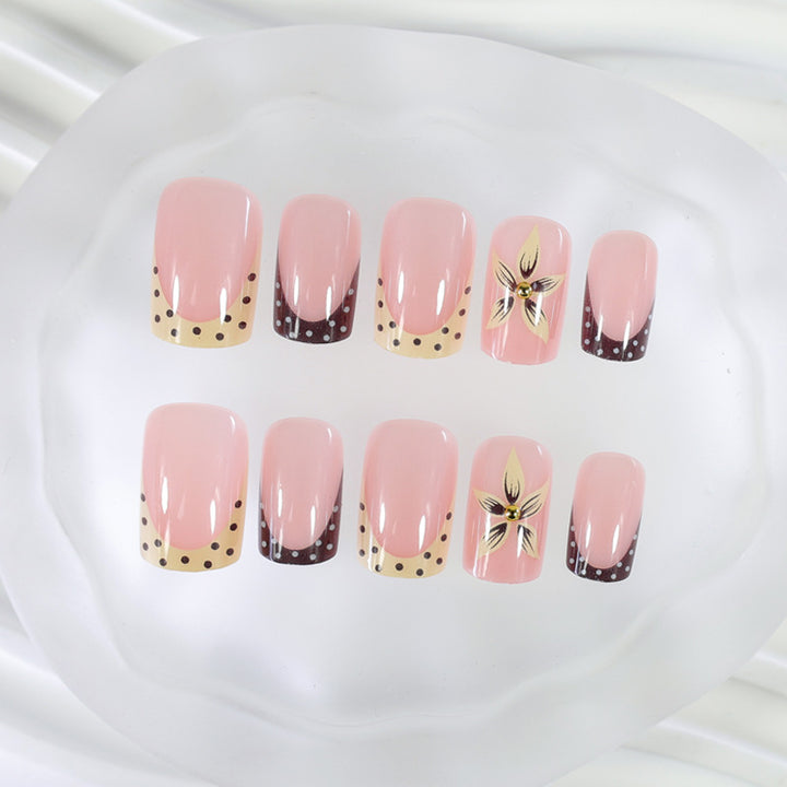 Artificial nails with trendy designs Kalsten