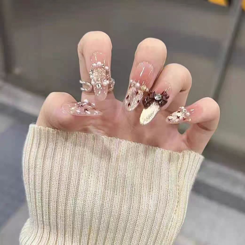 Decorative Press-On Nail Tips with Design Elements