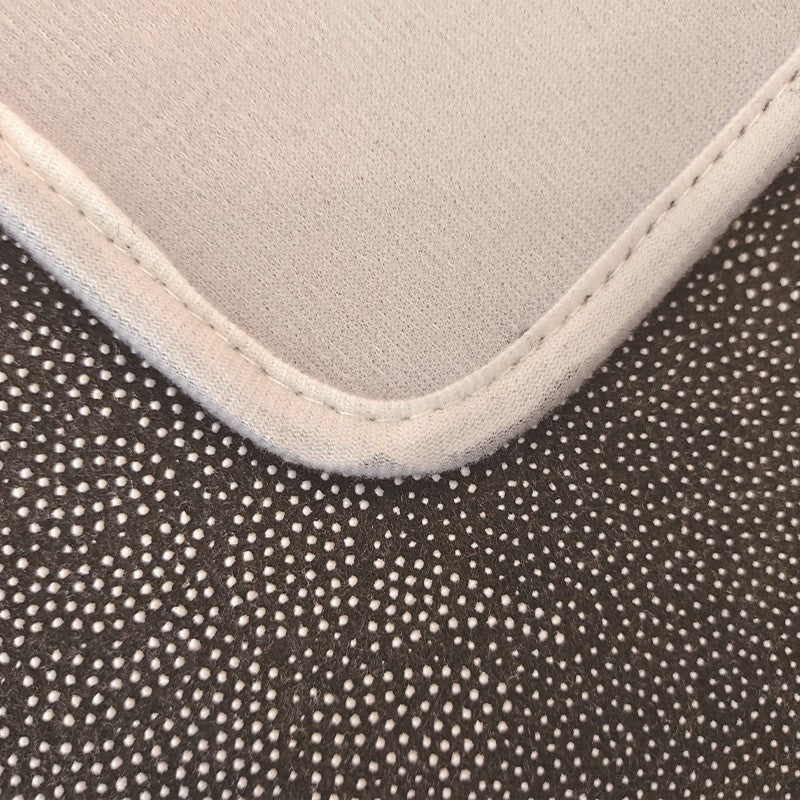Elegant Textured Clutch Kalsten