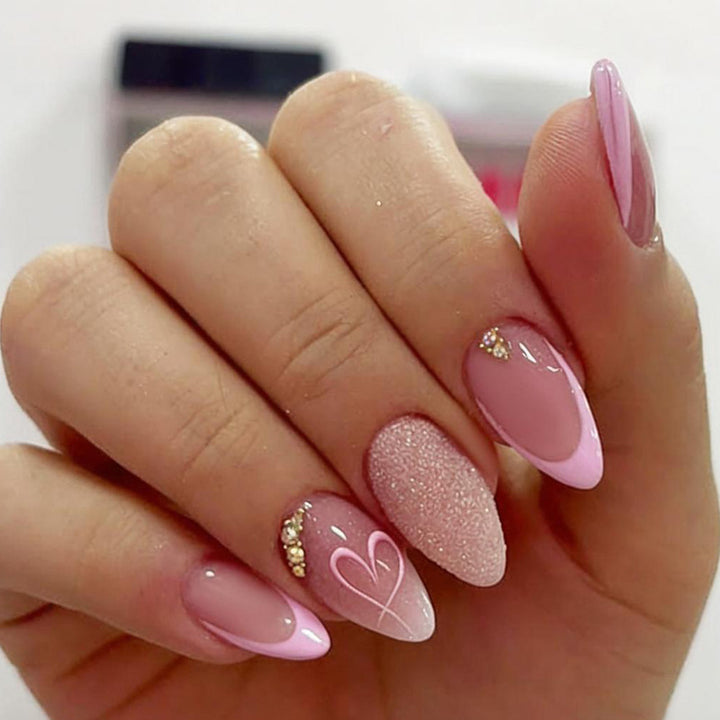 Artificial nail set with delicate glitter and heart designs Kalsten