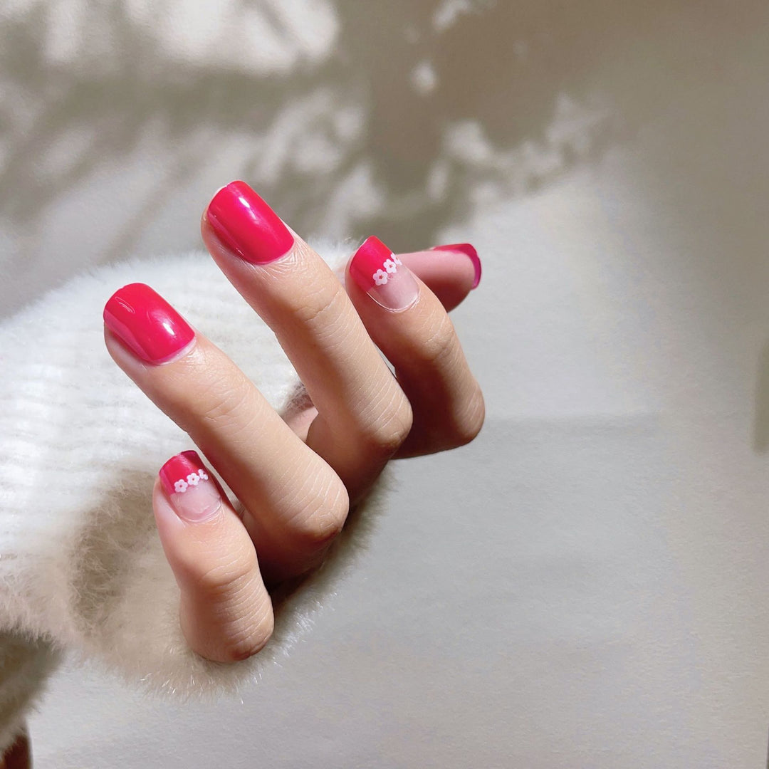 Floral Accent Press-On Nail Set