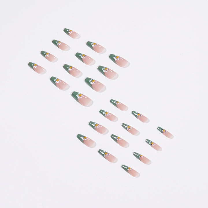 Artful Nail Art with Floral Patterns Kalsten