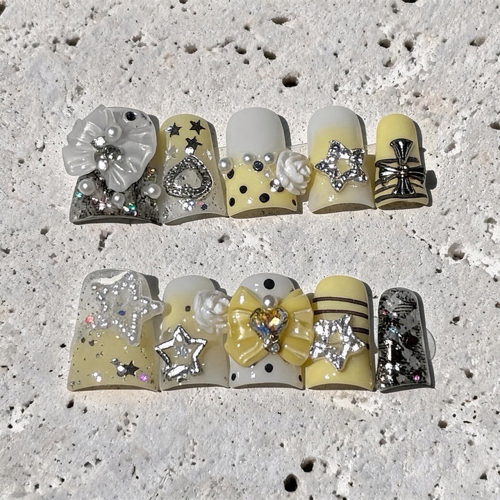 Decorative Star-Embellished Press-On Nail Set