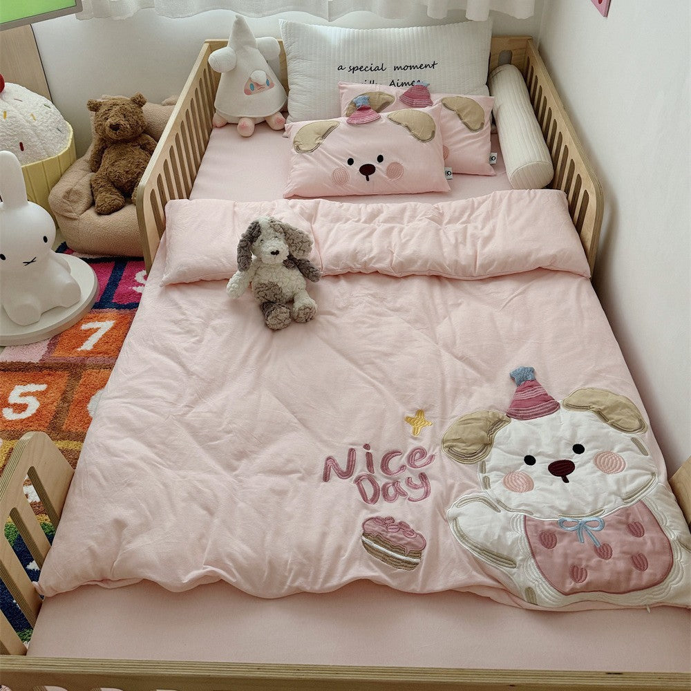 Children's bedding set with cute bear appliqué and soft microfiber