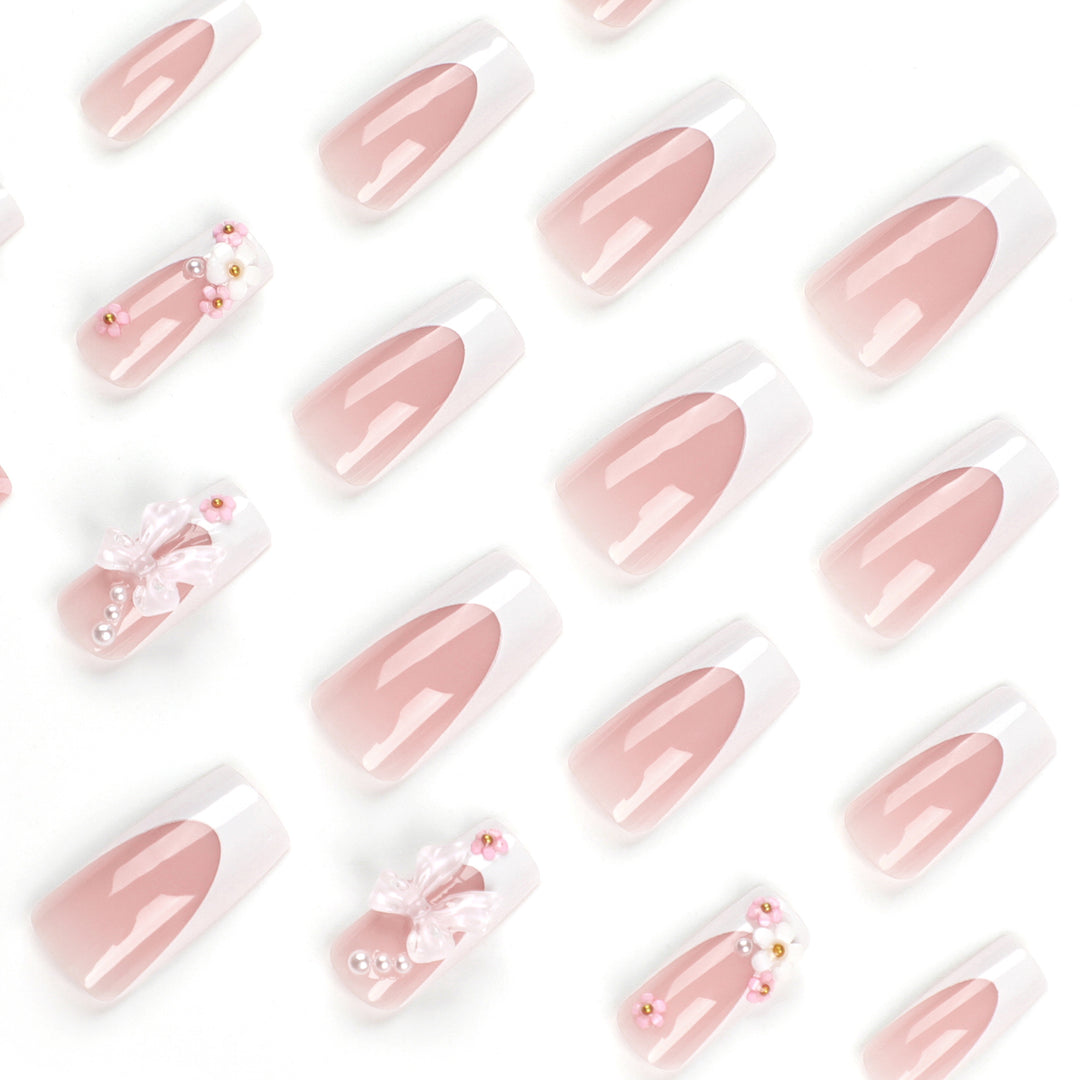 Artificial nail extensions with floral accents Kalsten