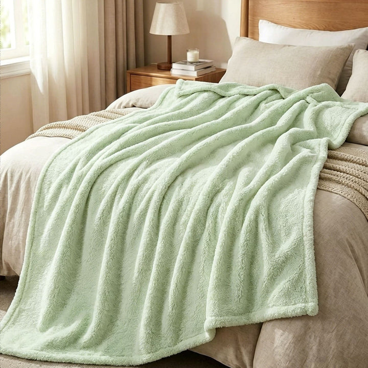 Luxurious Soft Velvet Throw Blanket