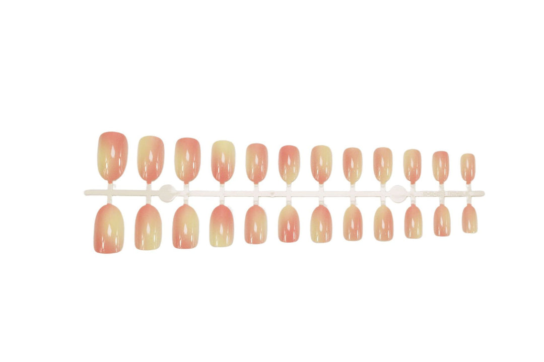 Artificial nail set with elegant, natural ombre design Kalsten