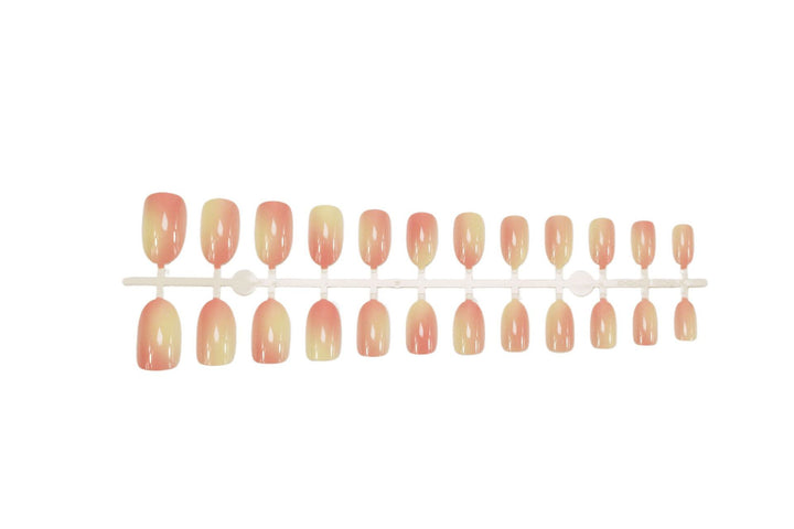 Artificial nail set with elegant, natural ombre design Kalsten