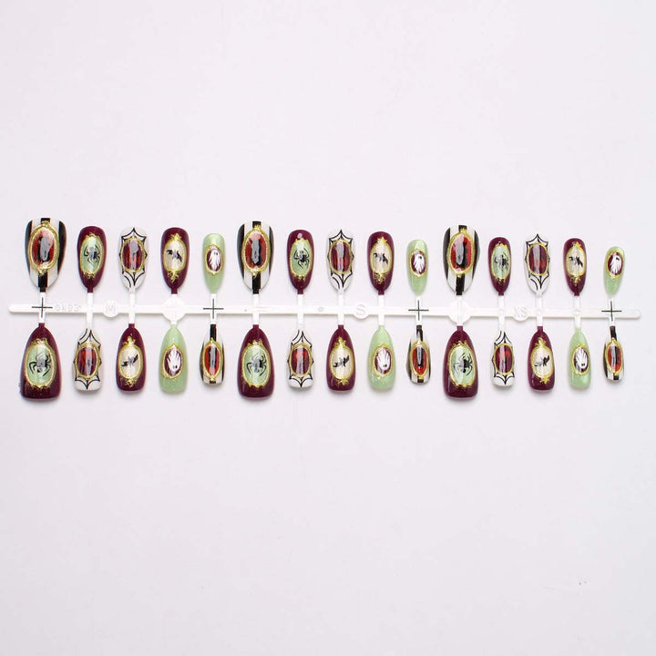 Holiday-Themed Press-On Nail Set Kalsten
