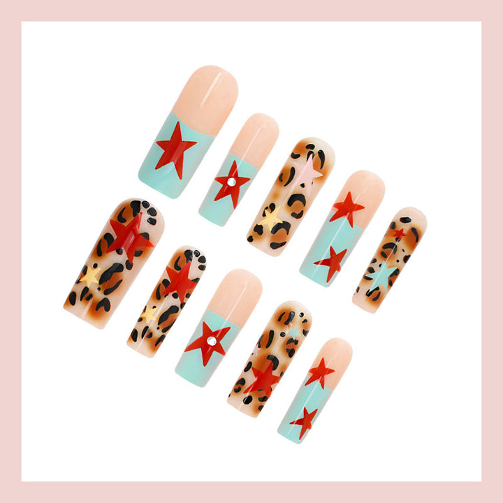 Nail set with trendy leopard and star design Kalsten