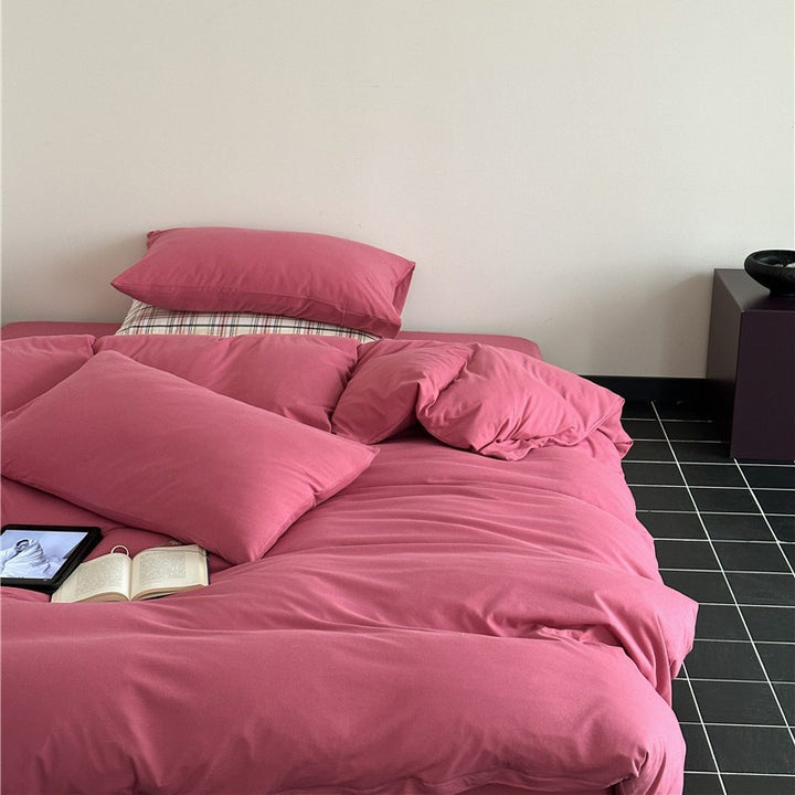 Minimalist Mako satin bedding set with extra-soft surface and easy-care weaving