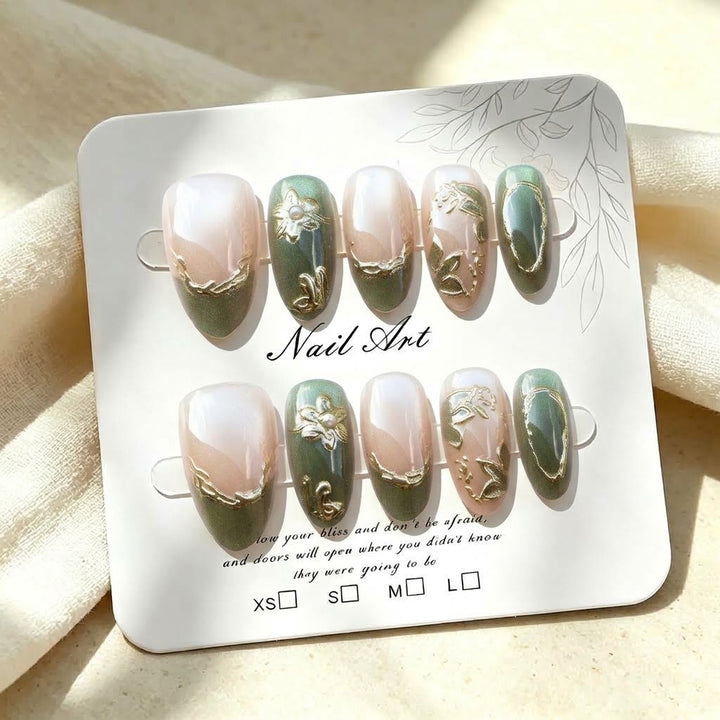 Floral Design Elegant Press-On Nail Set