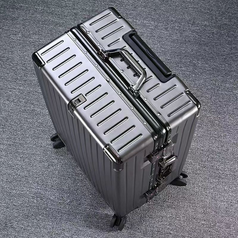 Rugged Expedition Suitcase Kalsten