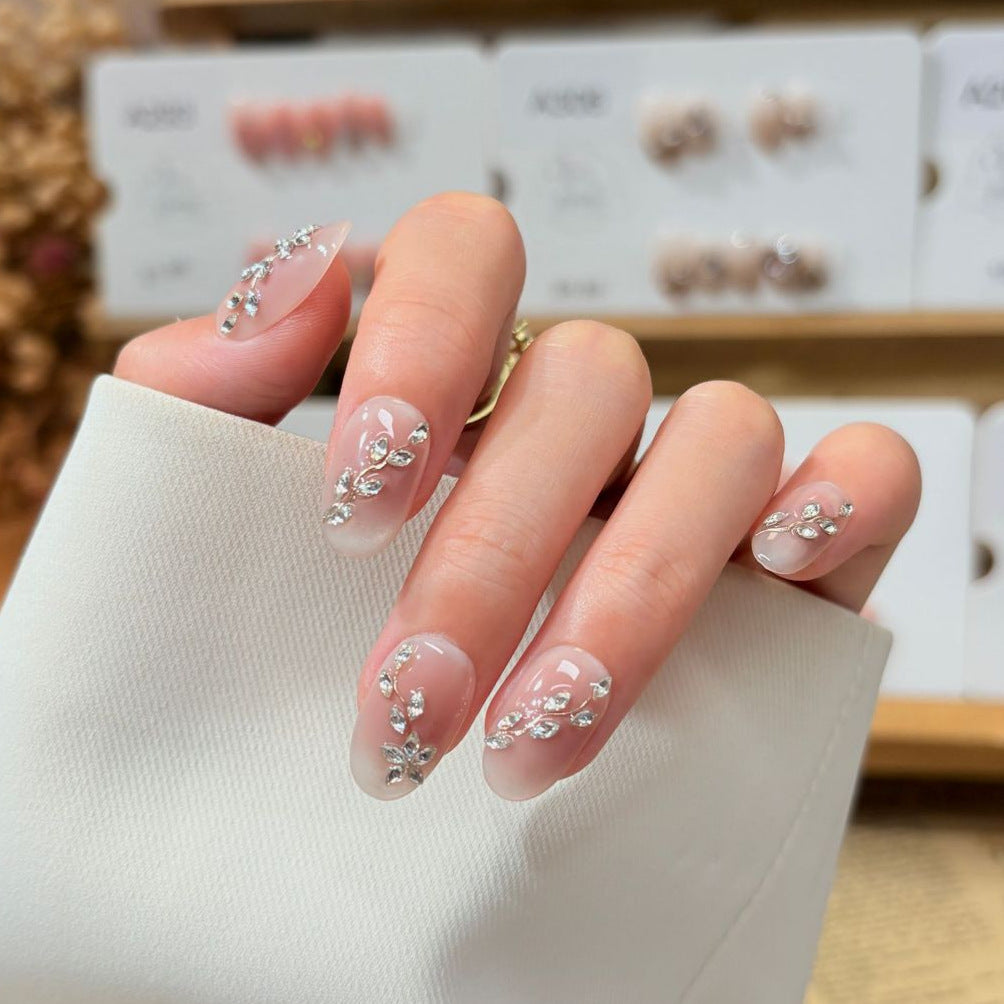 Elegant Rhinestone-Embellished Press-On Nail Set Kalsten