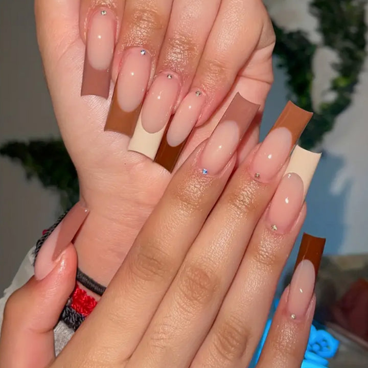 Glamorous artificial nails with rhinestone highlights Kalsten