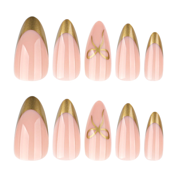 Elegant Nail Art with Gold Accents Kalsten