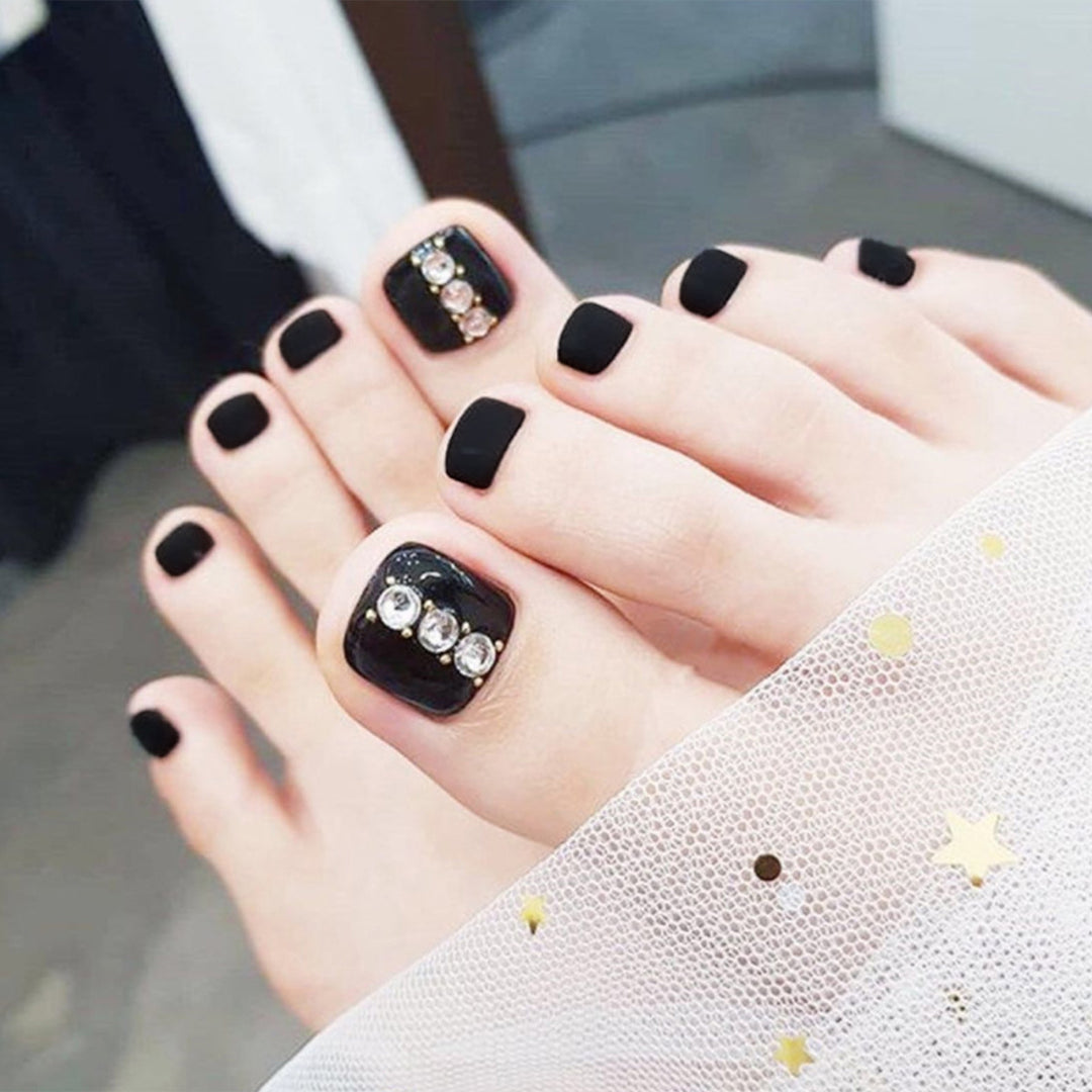 Elegant Decorative Press-On Toenails