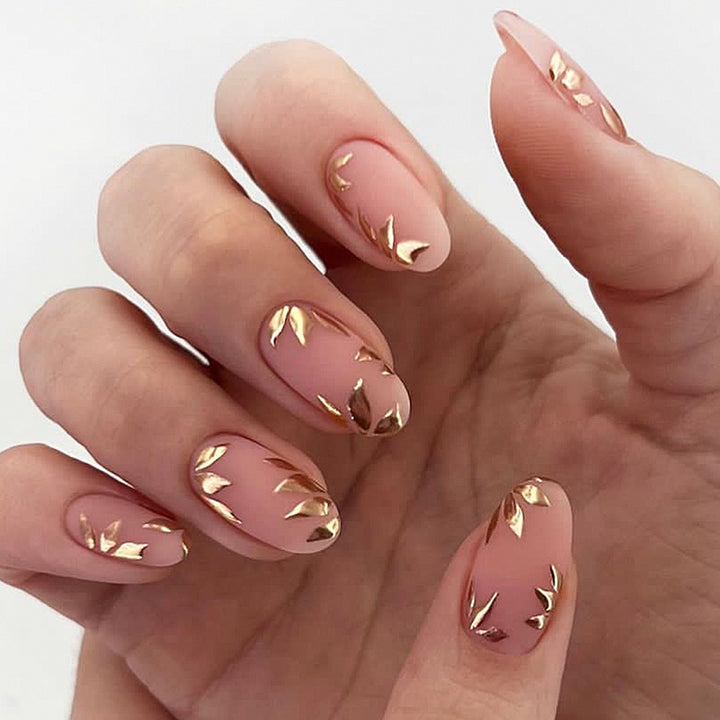 Artificial nail set with elegant gold leaf design Kalsten