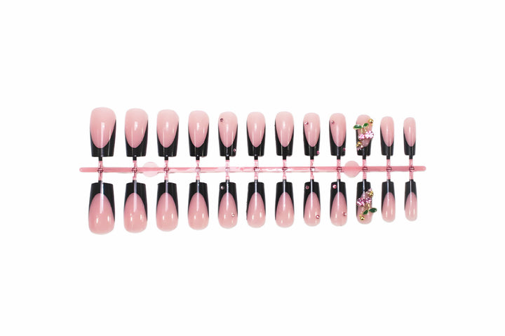 Artificial nail set with glamorous accents and elegant designs Kalsten