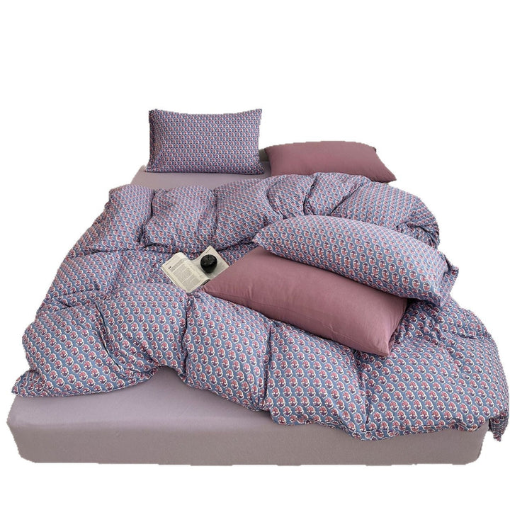 Floral cotton bedding set with quilted blanket and pillowcases