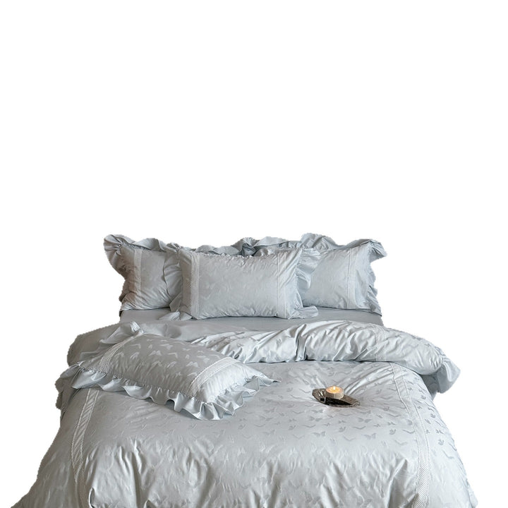 Jacquard bedding set with ruffles and fine decorative seam