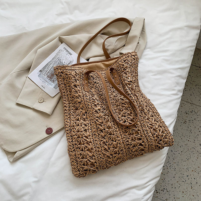Bag made of woven natural material Kalsten