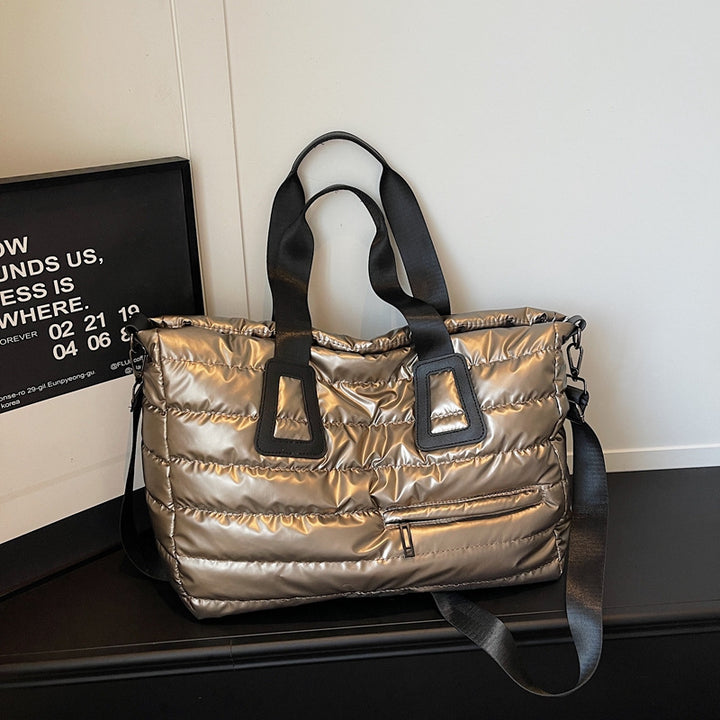 Leisure bag with padded interior and removable shoulder strap Kalsten