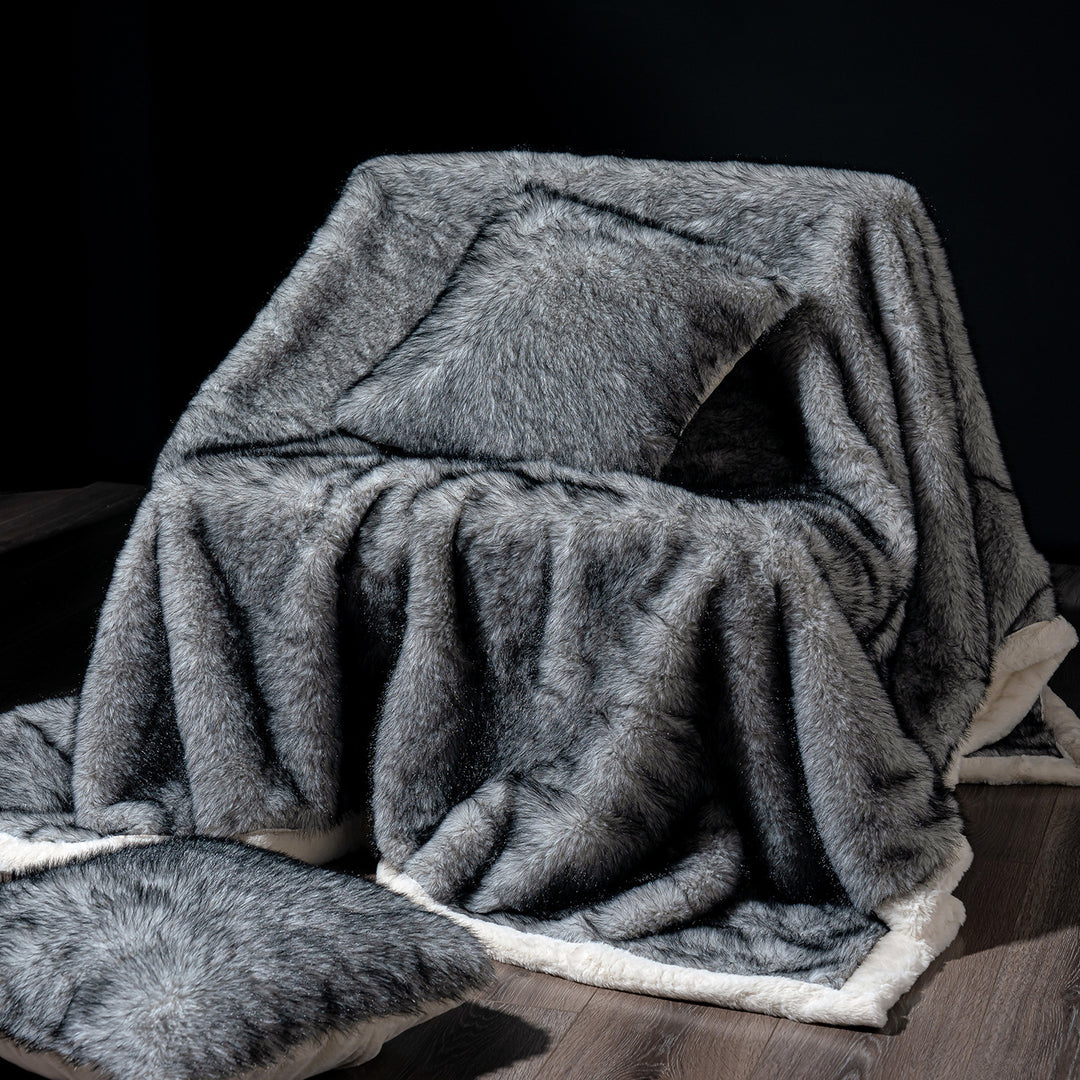Luxurious Faux Fur Throw Blanket Kalsten 1787118668