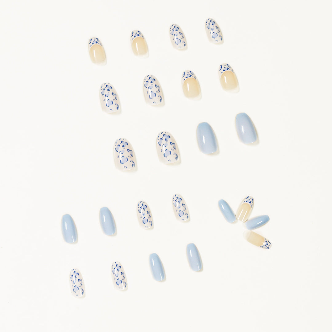 Artful nail art in modern leopard design Kalsten
