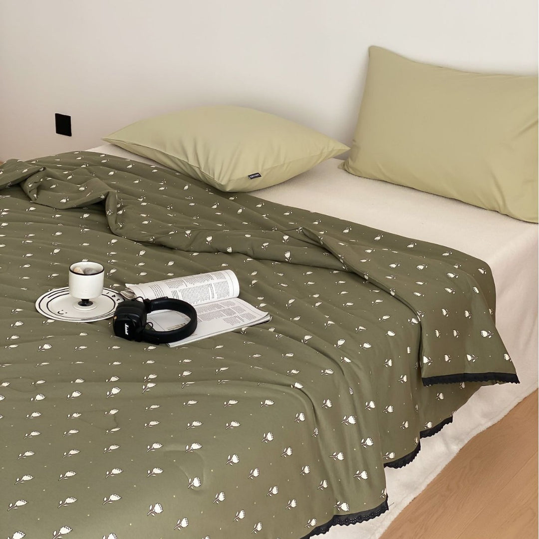 Quilted Comfort Comforter with Cute Cloud Dog Design
